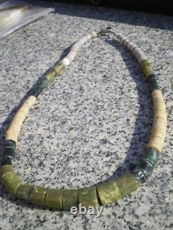 1 Rare Vintage Green Jade Natives Pueblo Tribe Ethnic Necklace