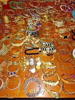 Job Lots 650 Bracelets Bangles 14 Kilos Rare MIX Bling Vintage Modern Glass Bead