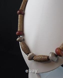 Rare ancient Chinese Shang dynasty carved stone bead necklace
