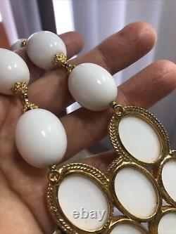 Vintage Rare WILLIAM DeLiLLO Beaded Milky White Oval Bead Glass Drop Necklace